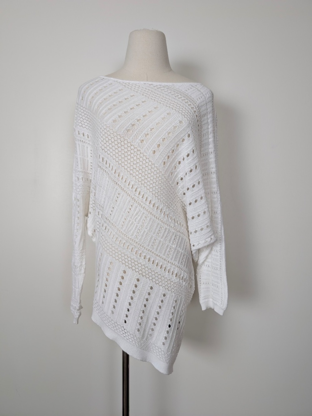 Le Chateau White Crochet Top Asymmetrical Long Sleeve Boho Size XS - Picture 12 of 13